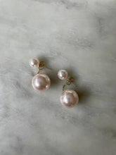 Load image into Gallery viewer, Pia Oyster pearl Earring
